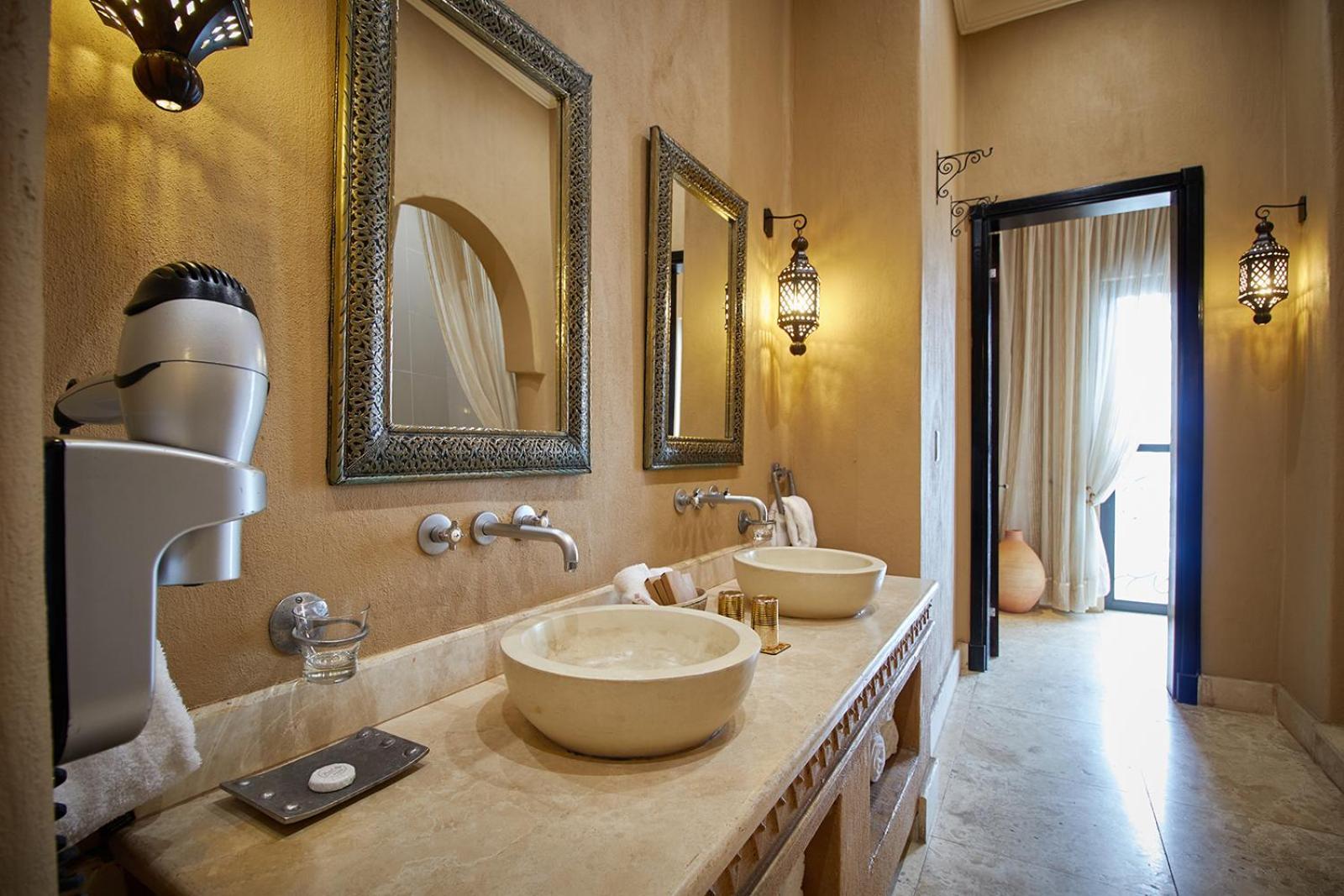 Royal Elephant Hotel & Conference Centre Центурион Экстерьер фото