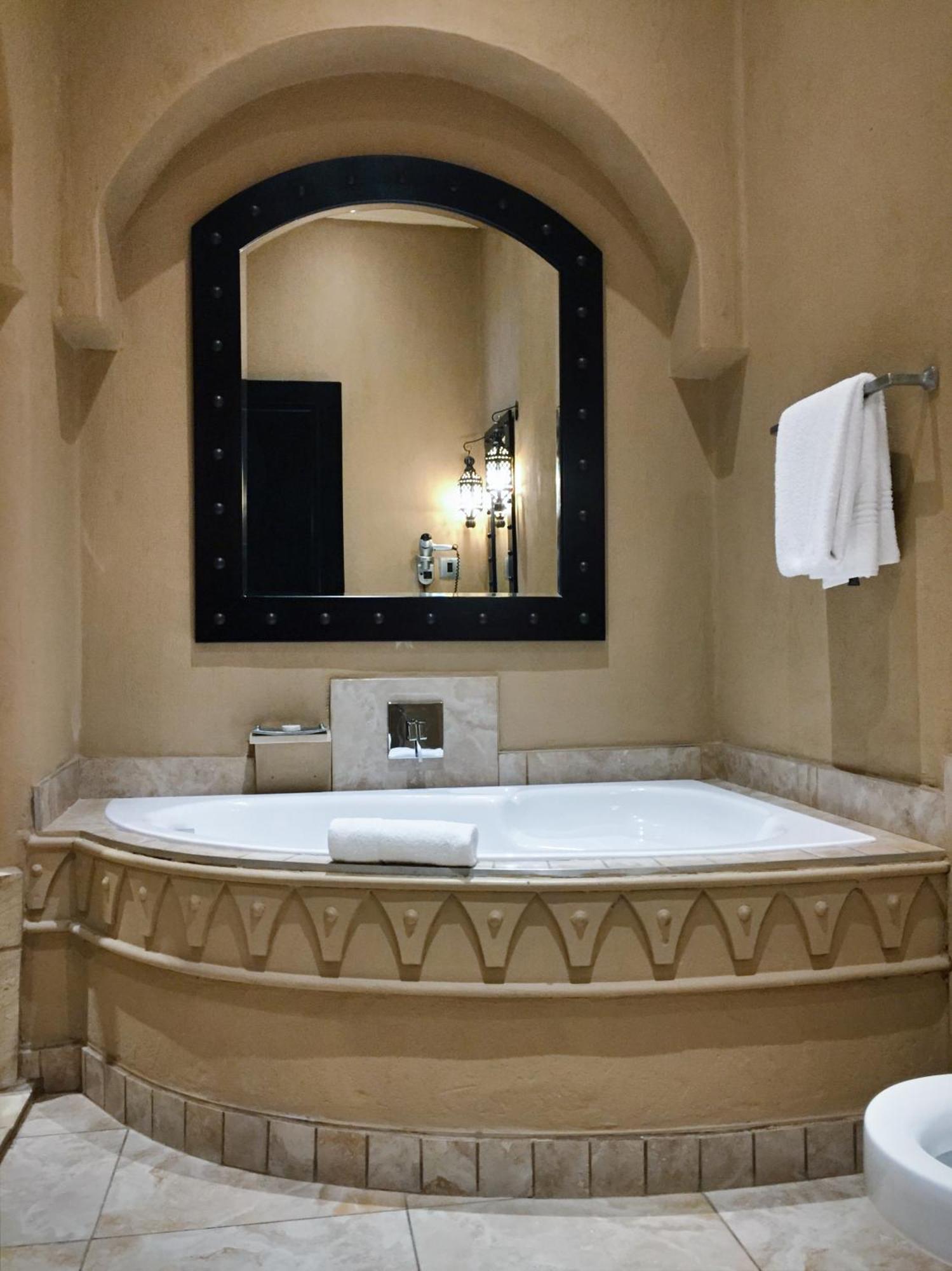 Royal Elephant Hotel & Conference Centre Центурион Экстерьер фото