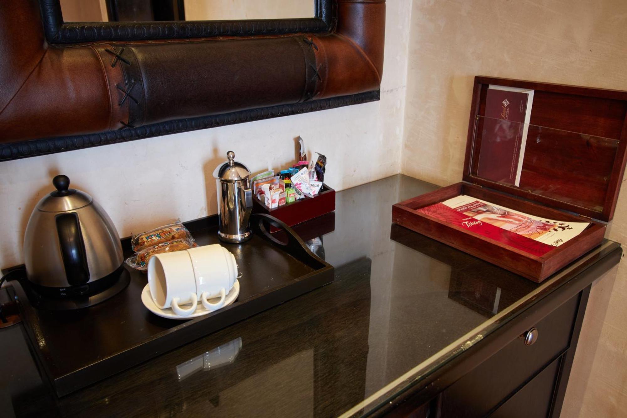 Royal Elephant Hotel & Conference Centre Центурион Экстерьер фото