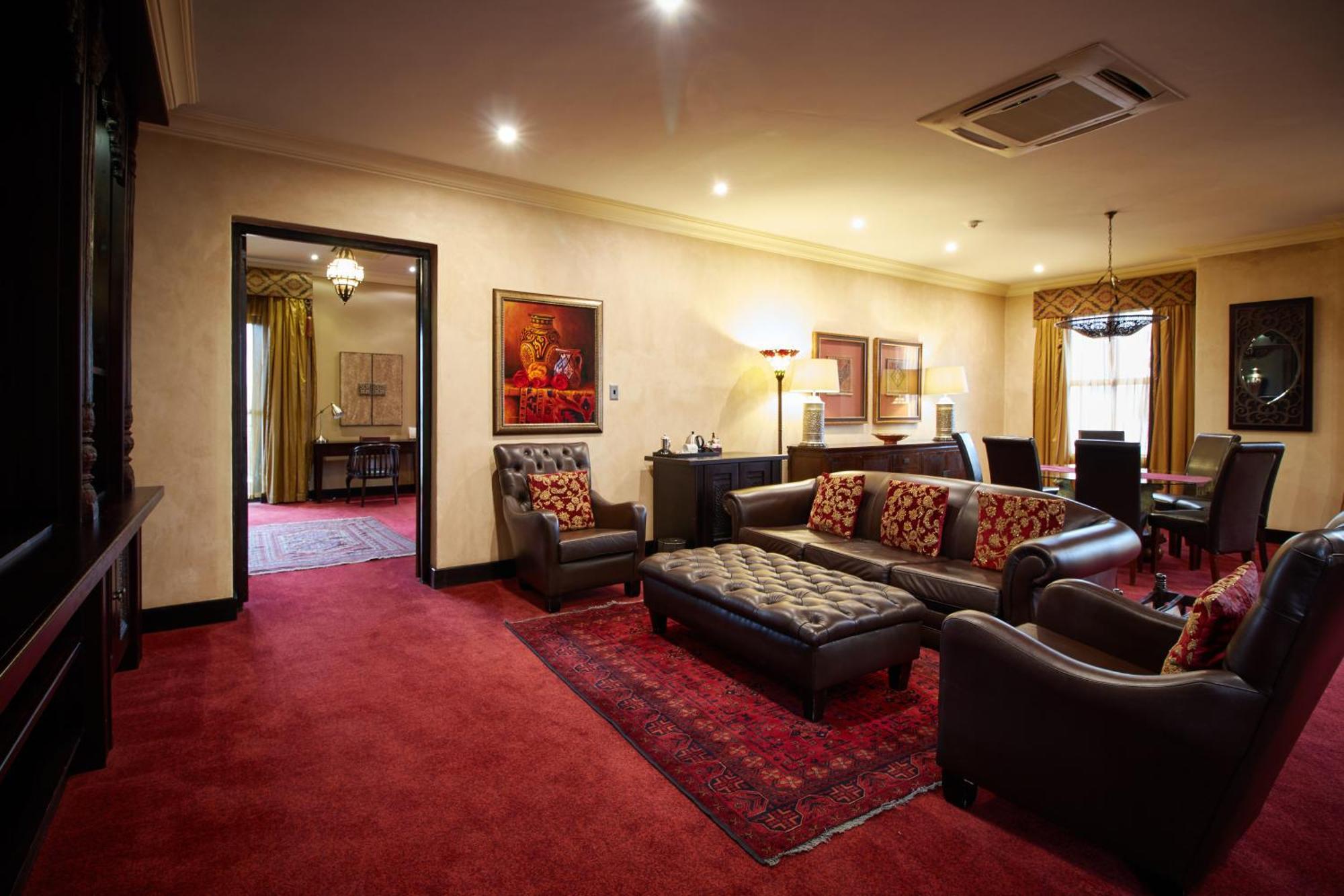 Royal Elephant Hotel & Conference Centre Центурион Экстерьер фото