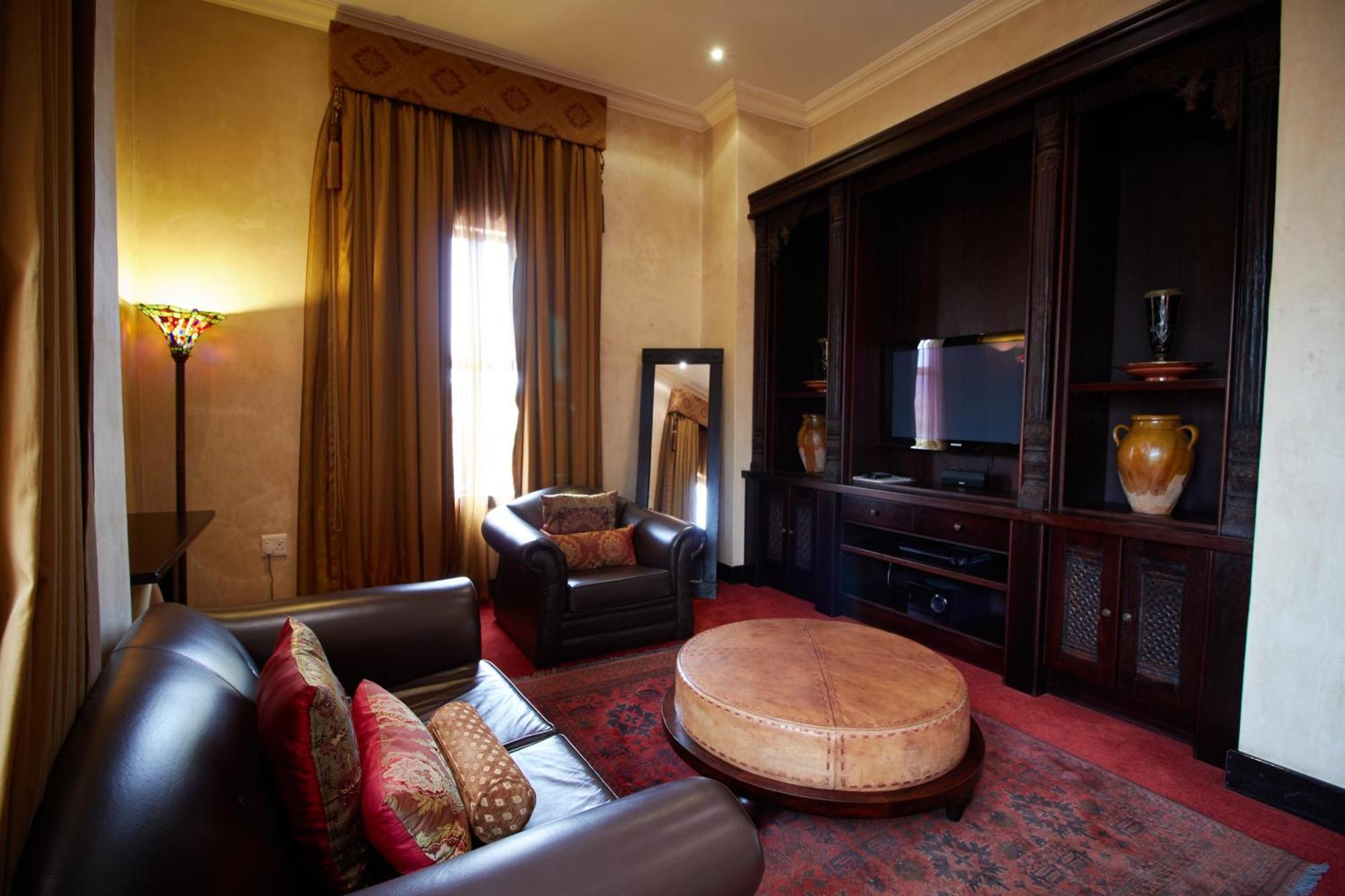 Royal Elephant Hotel & Conference Centre Центурион Экстерьер фото